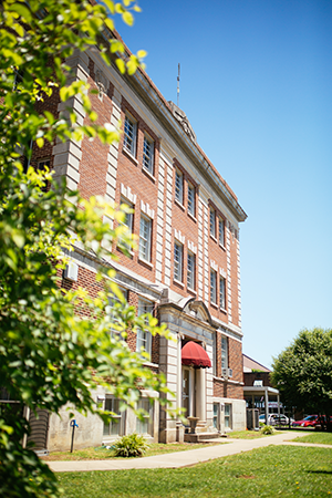 perry county courthouse 300x450
